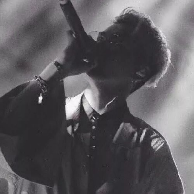 夕白丨你要逼自己变得优秀.