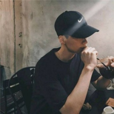 懒猫:我想在老的时候吻你光光的牙床♡