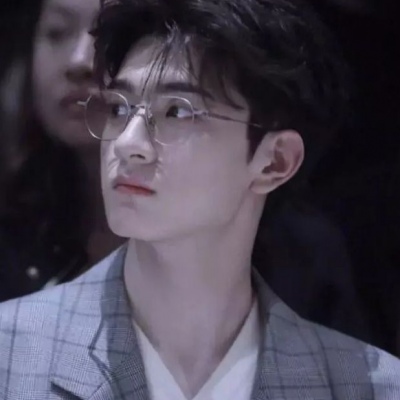 念七 男生帅气魅力成熟头像