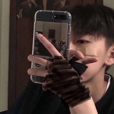 苏祁:高冷意境男头树叶不是一天黄的，人心不是一天凉的