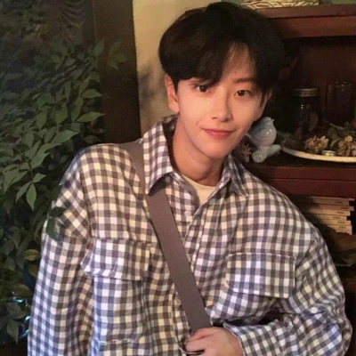 男生头像/我能想到最浪漫的事就是陪你一起慢慢变老。