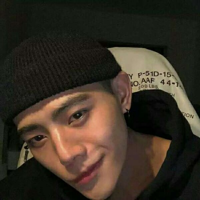 宋文案:玩网男头。