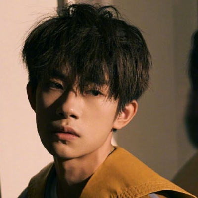 念七 帅气成熟魅力男生头像