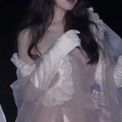 “我比任何人都先一步发现温柔的你”