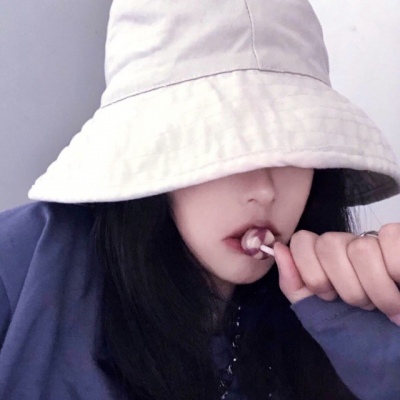 梦舒 尽管嘴上说着永远不喜欢对方，但在背地里永远默默的帮着她