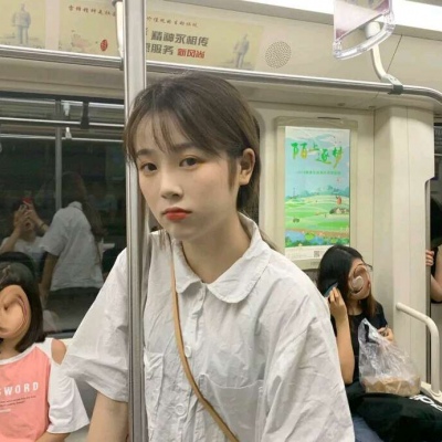 江辞.-头像“少年的肩应当担起草长莺飞，少女的眼中的应是星辰大海”