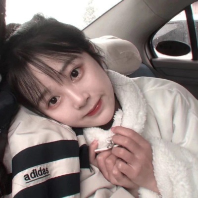 女生头像＂自卑长在骨子里痊愈了也会有疤＂