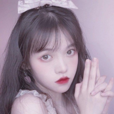 原宿风闺密头像/一个是你、一个是他