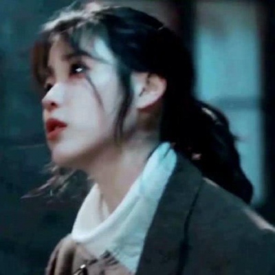 如果真的很难过的话就闭上眼睛捂住耳朵不看 不听乖那个人我们不要了