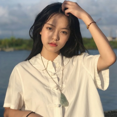 天长路远魂飞苦，梦魂不到关山难，长相思，摧心肝。