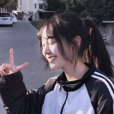 沈言 可爱女生头像/梦入混沌 烟火撞星辰