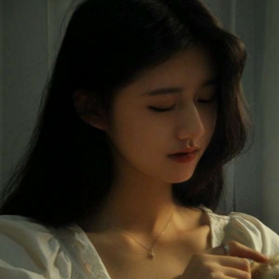 闺蜜头像||“不要踮起脚尖爱一个人站不稳的”