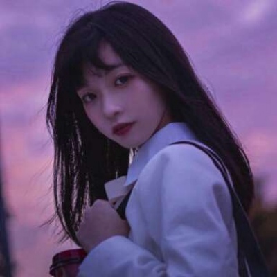 手心是爱人，手背是闺蜜手心握不住时，别忘了手背还在。?