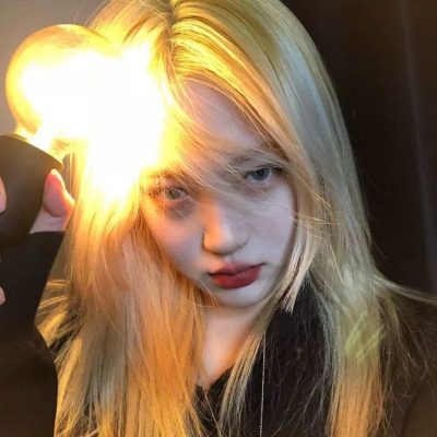 归一&发色女头玩网系列  喜欢就追击