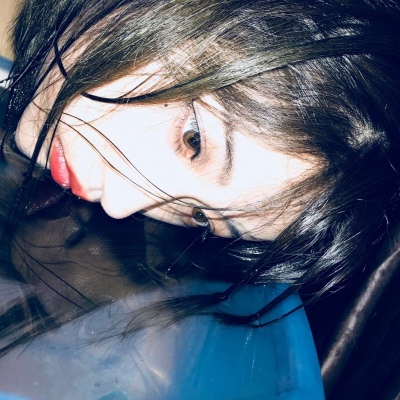 女生头像，杂.来源：美图秀秀