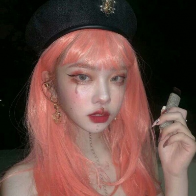 风格异类的酷拽女头