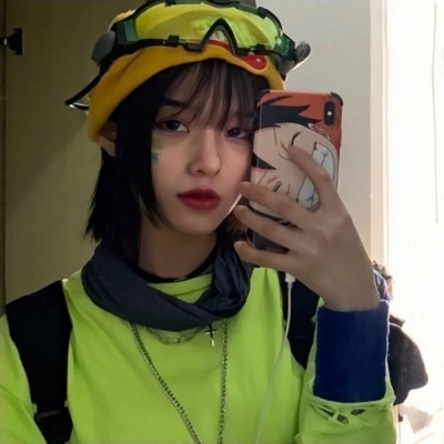 诶呦，这可没得说，我就喜欢镜面反射出来的自己