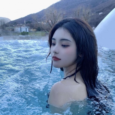 沐糖/性感成熟女生图/我遇见你的时候就像是浩劫余生漂流过沧海终见陆地