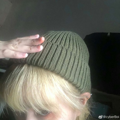 璇璇风格女头:你难道没有发现 爱是一个动词吗