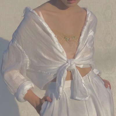 女生性感头像／部位头像／“感动代替不了感情，念旧也回不到曾经” ​