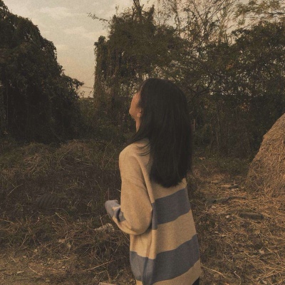 森系闺蜜头像：即使我们消失在彼此的生命里很久，却依然念念不忘！