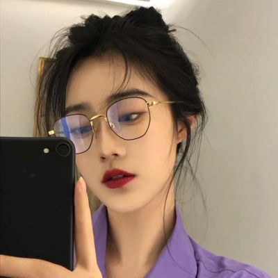 女生头像/我不会试图去奔月，我要月亮为我而来