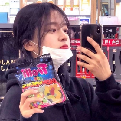 溺毙:手机控原宿风气质女头. 未来一定很好 即使现在有诸不幸