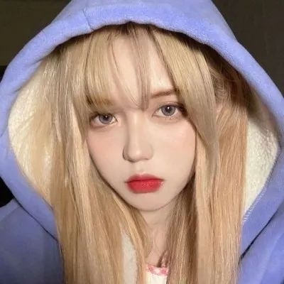 林曦/精致女/“冬日有迟暮的霞光，正如晚来的你皆是笑意”