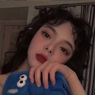 女生头像.江1颜：  好想喝的醉醺醺的和你撒娇.