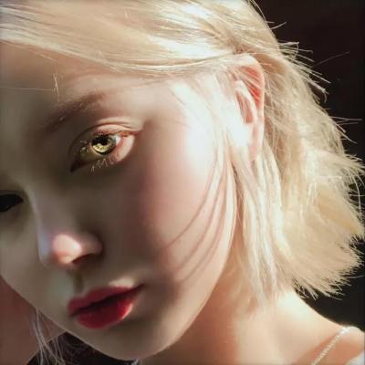 沈言  唯美意境女生头像