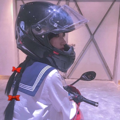 女生头像|想借银河的座机 在星海里递上爱意