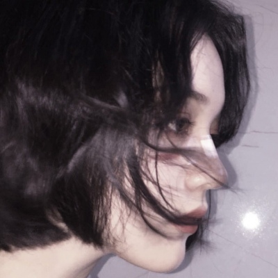 「安の女头」“一起去宇宙吧  我数星星  你笨，就数月亮”