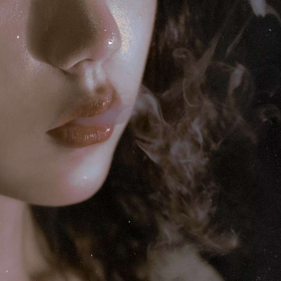 第一次看见宇宙 是和你四目相对时 ​​​