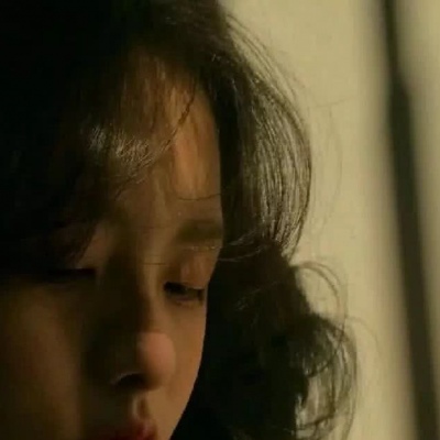 我喜欢的少年打天上来，他无意掀翻烛火，点燃我双眸盛满的暮色