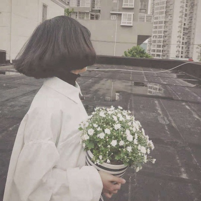 月色尤其温柔，人间皆是浪漫