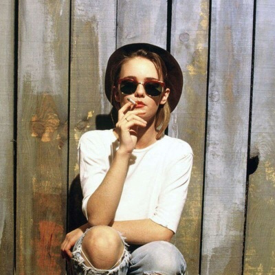 人生就像一只狗，不是吃狗粮，就是撒狗粮