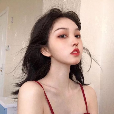 此木＃优质头像＃我也曾是一个热爱玩乐的女孩，但却习惯了假装成熟。