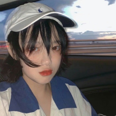 林辞怡.  月光是海的梦境 而你是我的远行.