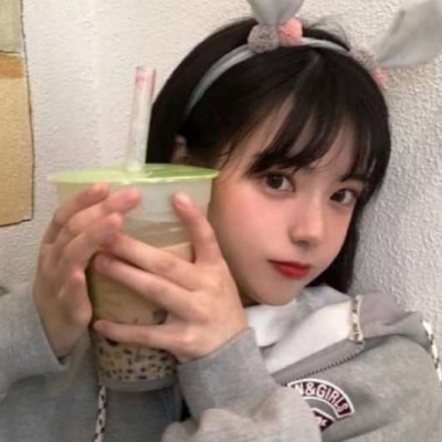 “一起去宇宙吧 我数星星 你笨就数月亮叭”