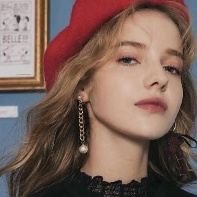 白灏宇:女生头像/欧美风/“月亮找到太阳““星星归落银河”