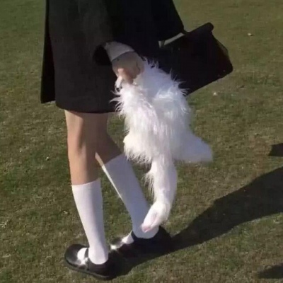 By.宿醉/女生头像/总是对别人有很多的慈心对自己却那么那么的狠心