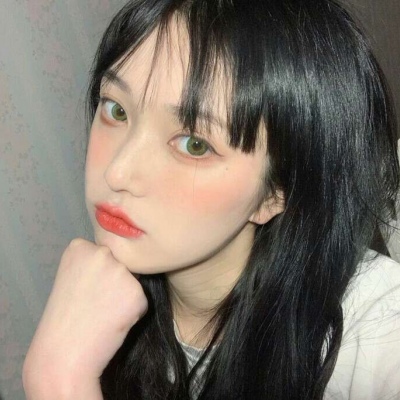 白灏宇:女生头像/意境/连理千年合，芝兰百世馨