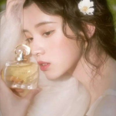 一波超仙的女生头像.