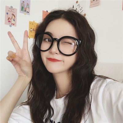眼镜女头  拿图点赞