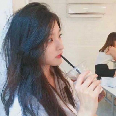 有没有让你一眼心动的女生？