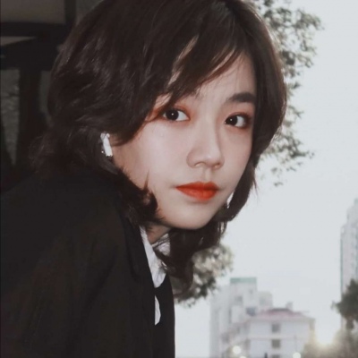 以前挺喜欢手机一直响， 现在就喜欢静悄悄的