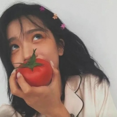 用春天还有些单薄的温暖解冻那些存放了一个冬天的思念