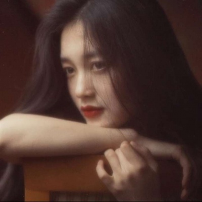 江冉:温柔/可爱/女生头像/想成为你心里偷偷藏起来的光