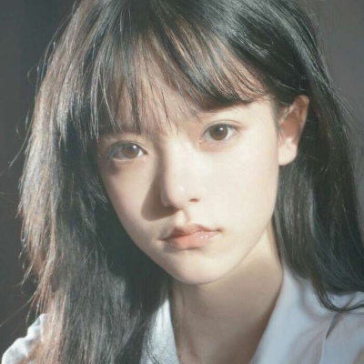 干净唯美小清新的宝藏女生头像 “世间山河不及你”