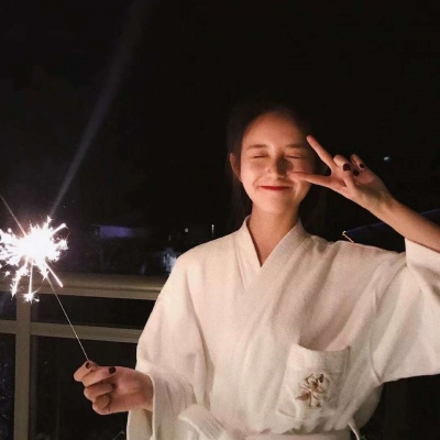 理想状态：有趣 温柔 有钱 有你 ​ ​​​